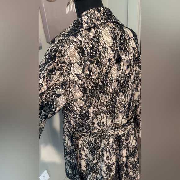NWT Lace Women's Trench Coat *Rare* - Picture 6 of 8